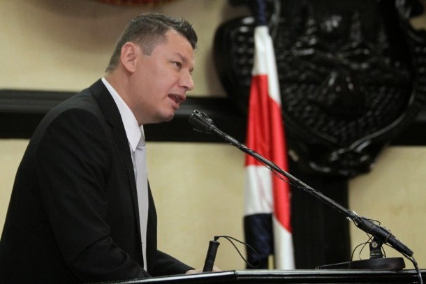 Óscar López